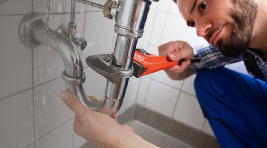 Expert burst pipe repair services in Buckley, IL